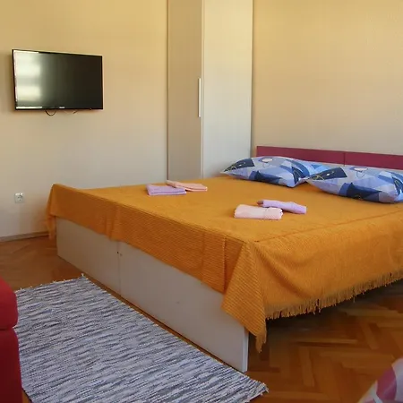 Neva Apartment *